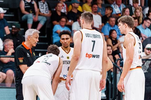 Gordon Herbert Germany, head coach with announcement to his players Germany vs Canada, basketball, DBB Supercup, final, 13 08 2023 Germany vs Canada, basketball, DBB Supercup, final, 13 08 2023 Hamburg Copyright: xEibner-Pressefoto MarcelxvonxFehrnx EP_MFN