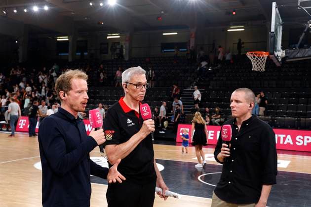 13 08 2023, German Basketball Federation, Supercup 2023, Hamburg, edel optics de Arena, Final, Germany Canada, Per Günther, Expert Magenta Sport, Gordon Herbert Headcoach, GER , Benni Zander, Magenta Sport Hamburg edel optics de Arena Hamburg Germany