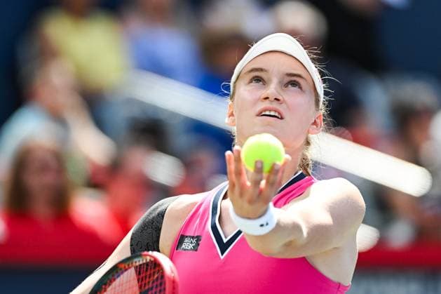 MONTREAL, QC - AUGUST 13: Elena Rybakina (KAZ) serves the ball during semi final at WTA, Tennis Damen National Bank Open on August 13, 2023 at IGA Stadium in Montreal, QC (Photo by Icon Sportswire) TENNIS: AUG 13 National Bank Open EDITORIAL USE ONLY Icon230813009