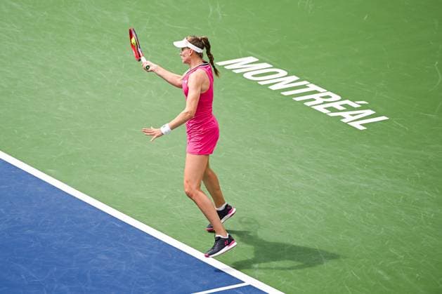 MONTREAL, QC - AUGUST 13: Elena Rybakina (KAZ) returns the ball during semi final at WTA, Tennis Damen National Bank Open on August 13, 2023 at IGA Stadium in Montreal, QC (Photo by Icon Sportswire) TENNIS: AUG 13 National Bank Open EDITORIAL USE ONLY Icon230813019