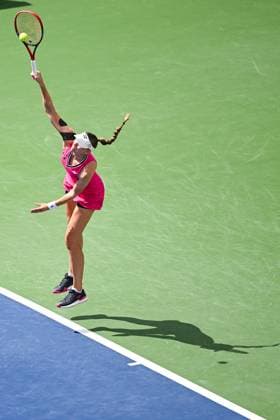 MONTREAL, QC - AUGUST 13: Elena Rybakina (KAZ) serves the ball during semi final at WTA, Tennis Damen National Bank Open on August 13, 2023 at IGA Stadium in Montreal, QC (Photo by Icon Sportswire) TENNIS: AUG 13 National Bank Open EDITORIAL USE ONLY Icon230813021