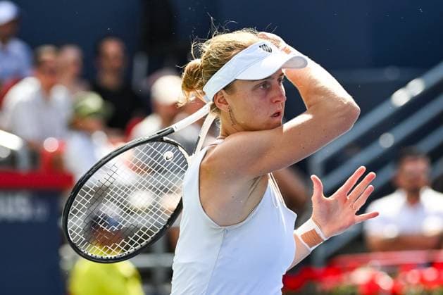 MONTREAL, QC - AUGUST 13: Liudmila Samsonova returns the ball during semi final at WTA, Tennis Damen National Bank Open on August 13, 2023 at IGA Stadium in Montreal, QC (Photo by Icon Sportswire) TENNIS: AUG 13 National Bank Open EDITORIAL USE ONLY Icon230813025
