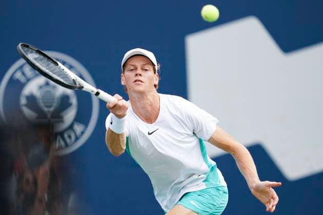 August 13, 2023, Toronto, Ontario, Canada: JANNIK SINNER returns the ball to Alex De Minaur during the final match of The National Bank Open ATP, Tennis Herren tournament in Toronto Toronto Canada - ZUMAm215 20230813_zip_m215_013 Copyright: xArlynxMcAdoreyx