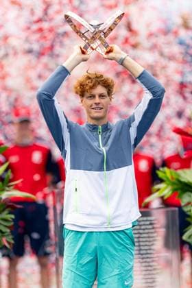 TORONTO, ON - AUGUST 13: Jannik Sinner of Italy poses with the championship trophy after winning the final game of the National Bank Open, part of the Hologic ATP, Tennis Herren Tour, at Sobeys Stadium on August 13, 2023 in Toronto, Canada. (Photo by Julian Avram Icon Sportswire) TENNIS: AUG 13 National Bank Open EDITORIAL USE ONLY Icon2308131466