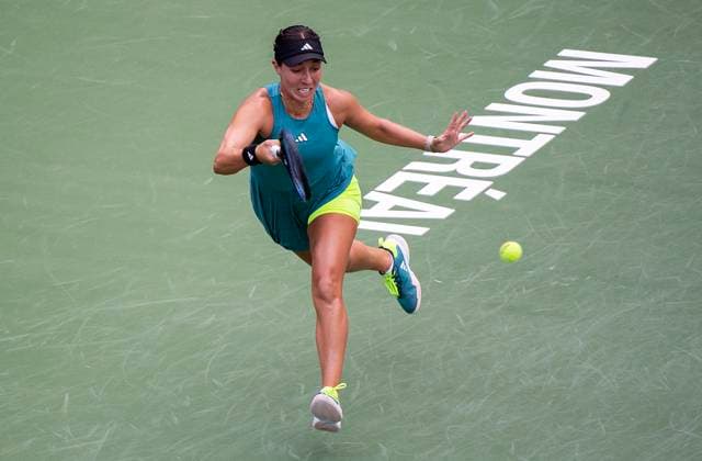 August 13, 2023, Montreal, PQ, Canada: Jessica Pegula from the United States, hits a return to Liudmila Samsonova from Russia, in the final of the National Bank Open tennis tournament in Montreal, Sunday, August 13, 2023. Canada News - August 13, 2023  - ZUMAc35_ 20230813_zaf_c35_118 Copyright: xGrahamxHughesx