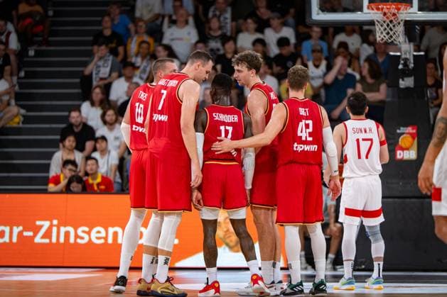 Basketball Hamburg 12 08 2023 DBB Mens National Team International Match Test Match Supercup Germany GER China CHN Johannes Voigtmann Germany, No 07 Dennis Schröder Schroeder Germany, No 17 Schröder Schroder Franz Wagner Germany, No 09 Andreas Obst Germany, No 42 Daniel Theis Germany, No 10