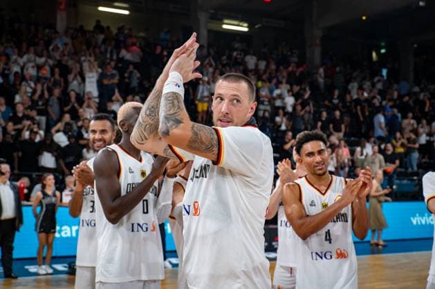 Basketball Hamburg 13 08 2023 DBB national team men international match test match Supercup Germany GER Canada CAN Daniel Theis Germany, No 10 cheer