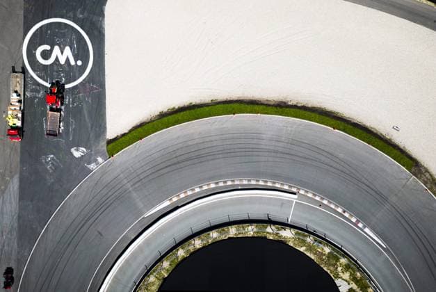 ZANDVOORT - Drone photo of the tarzan corner of the circuit in the run-up to the Grand Prix in Zandvoort. ANP FREEK VAN DEN BERGH xVIxANPxSportx xxANPxIVx 475597146 originalFilename: 475597146.jpg