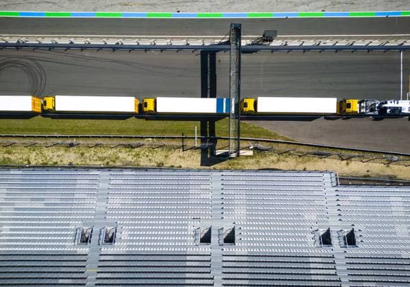 ZANDVOORT - Drone photo of the straight part of the circuit in the run-up to the Grand Prix in Zandvoort. ANP FREEK VAN DEN BERGH xVIxANPxSportx xxANPxIVx 475597157 originalFilename: 475597157.jpg