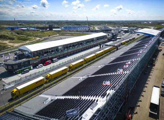 ZANDVOORT - Drone photo of the straight part of the circuit in the run-up to the Grand Prix in Zandvoort. ANP FREEK VAN DEN BERGH xVIxANPxSportx xxANPxIVx 475597187 originalFilename: 475597187.jpg