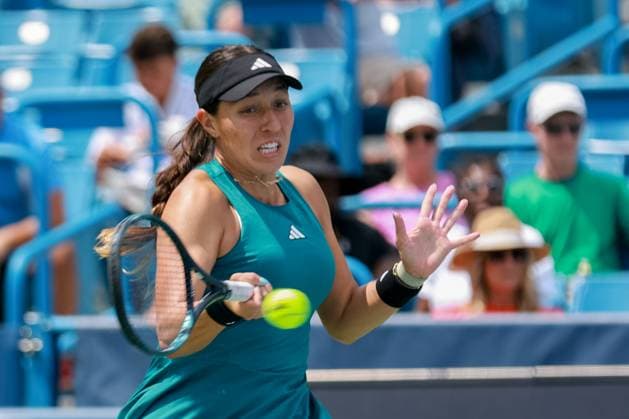 August 16, 2023, Mason, Ohio, USA: Jessica Pegula (USA) hits a forehand shot during WednesdayÃ¢â‚¬â ¢s round of the Western and Southern Open at the Lindner Family Tennis Center, Mason, Oh. Mason USA - ZUMAs304 20230816_zaf_s304_028 Copyright: xScottxStuartx