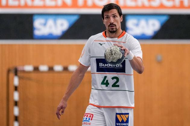 Nemanja Zelenovic HSG, 42 , on the ball, single picture, single photo, action, 16 08 2023, Kronau Germany , handball, test match, Rhein Neckar Löwen HSG Wetzlar xozx