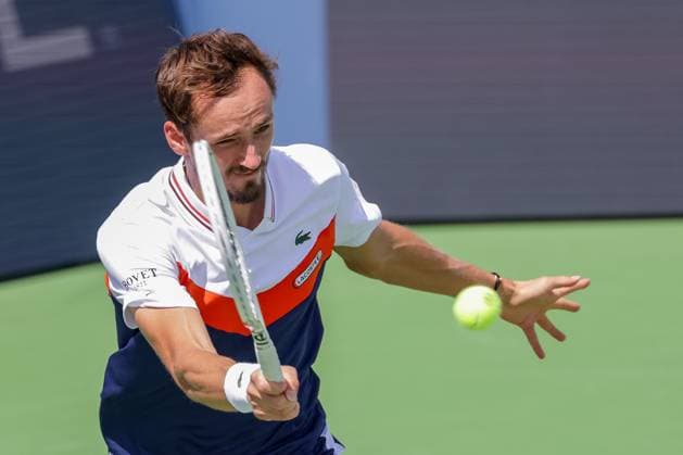 August 17, 2023, Mason, Ohio, USA: Daniil Medvedev (RUS) hits a forehand shot during ThursdayÃ¢â‚¬â ¢s round of the Western and Southern Open at the Lindner Family Tennis Center, Mason, Oh. Mason USA - ZUMAs304 20230817_zaf_s304_009 Copyright: xScottxStuartx