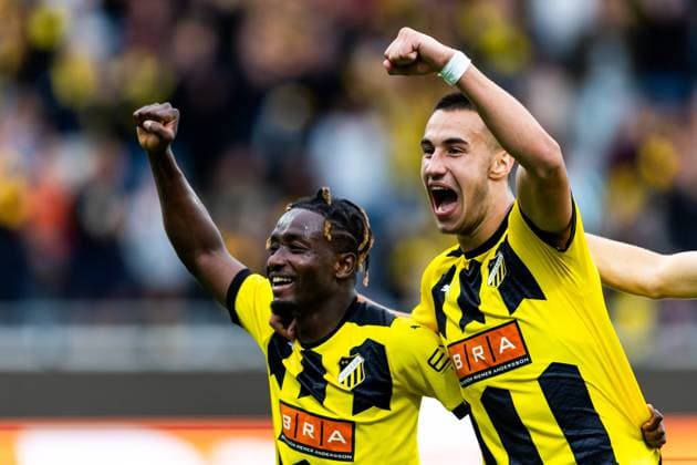 230817 Srdjan Hrstic of Häcken celebrates with Ibrahim Sadiq after 1 0 during the UEFA Europa League qualification match between BK Häcken and Zalgiris Vilnius on August 17, 2023 in Göteborg Photo Michael Erichsen BILDBYRAN COP 89 MI0522 fotboll football soccer fotball uefa europa league kval qualifying round qualification bk häcken zalgiris vilnius bbeng jubel  Copyright: MICHAELxERICHSEN BB230817MI024