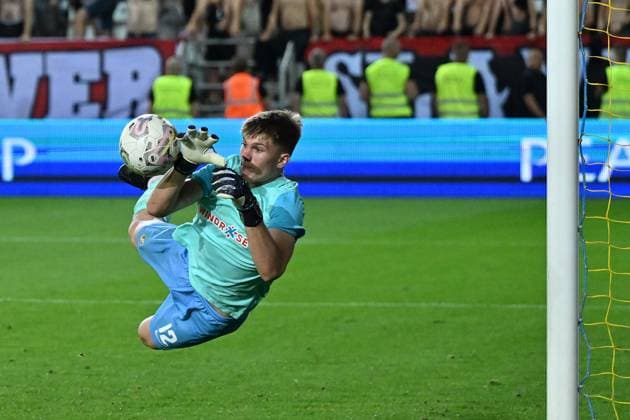 Goalkeeper Yakiv Kinareykin (Dnipro) in action during the UEFA Europa League return leg of the 3rd round match Slavia Praha vs Dnipro, in Kosice, Slovakia, August 17, 2023. (CTKxPhoto VaclavxSalek) CTKPhotoP2023081707415  CTKPhotoP2023081707415