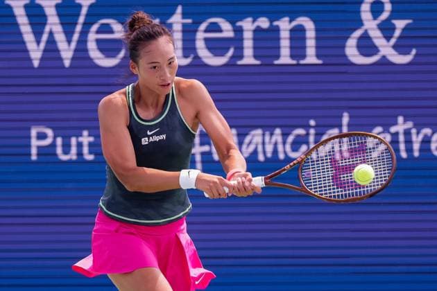 August 17, 2023, Mason, Ohio, USA: Qinwen Zheng (CHN) hits a two-handed backhand during ThursdayÃ¢â‚¬â ¢s round of the Western and Southern Open at the Lindner Family Tennis Center, Mason, Oh. Mason USA - ZUMAs304 20230817_zaf_s304_095 Copyright: xScottxStuartx