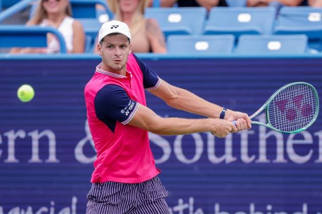 August 17, 2023, Mason, Ohio, USA: Hubert Hurkacz (POL) hits a two-handed backhand during ThursdayÃ¢â‚¬â ¢s round of the Western and Southern Open at the Lindner Family Tennis Center, Mason, Oh. Mason USA - ZUMAs304 20230817_zaf_s304_108 Copyright: xScottxStuartx