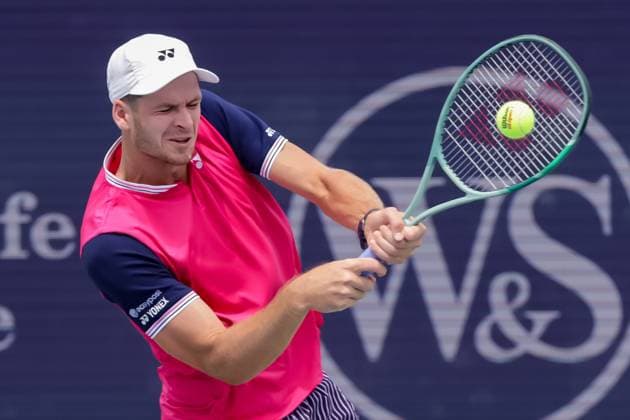 August 17, 2023, Mason, Ohio, USA: Hubert Hurkacz (POL) hits a two-handed backhand during ThursdayÃ¢â‚¬â ¢s round of the Western and Southern Open at the Lindner Family Tennis Center, Mason, Oh. Mason USA - ZUMAs304 20230817_zaf_s304_126 Copyright: xScottxStuartx