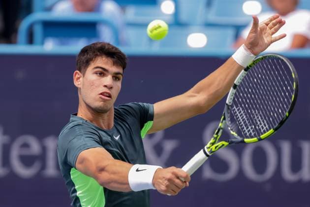 August 17, 2023, Mason, Ohio, USA: Carlos Alcaraz (ESP) hits a backhand shot during ThursdayÃ¢â‚¬â ¢s round of the Western and Southern Open at the Lindner Family Tennis Center, Mason, Oh. Mason USA - ZUMAs304 20230817_zaf_s304_157 Copyright: xScottxStuartx