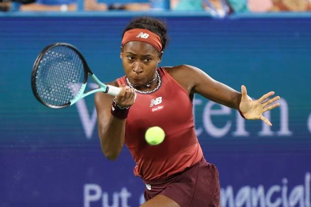 CINCINNATI, OH - AUGUST 17: Coco Gauff of the United States hits a forehand during the third round at the Western & Southern Open at Lindner Family Tennis Center on August 17, 2023 in Mason, Ohio. (Photo by Ian Johnson Icon Sportswire) TENNIS: AUG 17 Western & Southern Open EDITORIAL USE ONLY Icon230817063