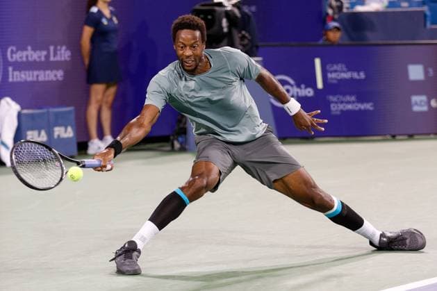 CINCINNATI, OH - AUGUST 17: Gael Monfils of France returns the ball during the third round at the Western & Southern Open at Lindner Family Tennis Center on August 17, 2023 in Mason, Ohio. (Photo by Ian Johnson Icon Sportswire) TENNIS: AUG 17 Western & Southern Open EDITORIAL USE ONLY Icon230817095