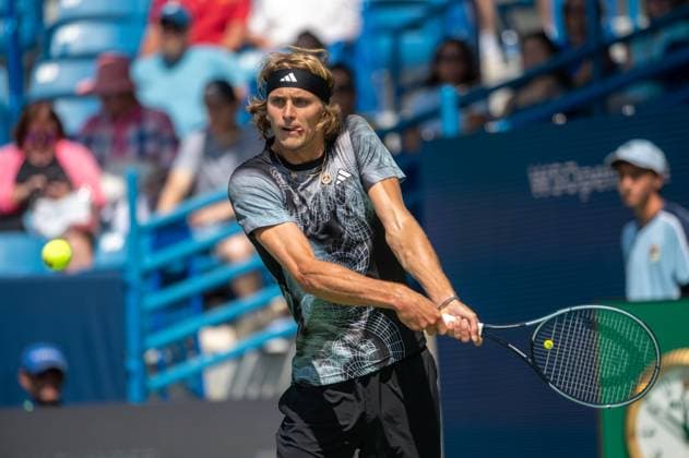 Round Of 16 Matches: Western & Southern Open Alexander Zverev plays Daniil Medvedev in their round of 16 match during the Western & Southern Open at the Lindner Family Tennis Center on Thursday, August 17, 2023 in Cincinnati, Ohio. Cincinnati, OH Ohio United States  Copyright: xJasonxWhitmanx originalFilename:whitman-westerns230817_npa1R.jpg