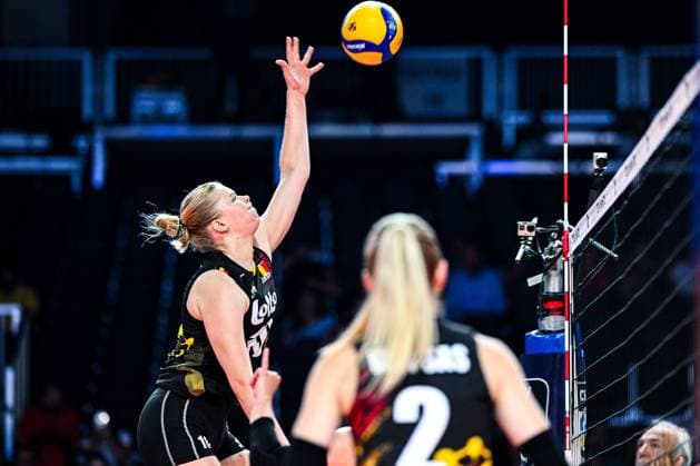 BELGIUM GENT VOLLEY WOMEN HUNGARY VS BELGIUM Pauline Martin (10) of Belgium pictured during a Volleyball game between the national women teams of Hungary and Belgium, known as the Yellow Tigers , during the first game in the CEV Euro Volley Championship in pool A , on Thursday 17 August 2023 in Gent , BELGIUM . PHOTO SPORTPIX Stijn Audooren Gent Topsporthal Oost-Vlaanderen BELGIUM  Copyright: xSportpix.bex xStijnxAudoorenxStijnxAudoorenx