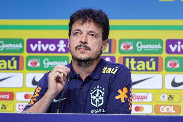 Fernando Diniz Faz Sua Primeira Convocação RIO DE JANEIRO, RJ - 18.08.2023: FERNANDO DINIZ FAZ SUA PRIMEIRA CONVOCAÇÃO - The interim coach of the Brazilian national team, Nationalteam Fernando Diniz, released this Friday (18th), at CBF headquarters, the list of players summoned to play in the first two rounds of the South American Qualifiers for the 2026 World Cup. the first list of the coach in charge of the national team. His debut in front of the team will be on September 8 at Mangueirão, in Belém. (Photo: Lorando Labbe Fotoarena) x2420022x  LorandoxLabbe