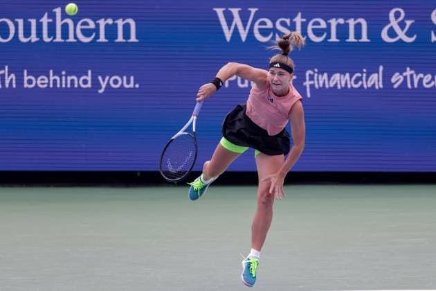 August 18, 2023, Mason, Ohio, USA: Karolina Muchova (CZE) serves during FridayÃ¢â‚¬â ¢s round of the Western and Southern Open at the Lindner Family Tennis Center, Mason, Oh. Mason USA - ZUMAs304 20230818_zaf_s304_022 Copyright: xScottxStuartx