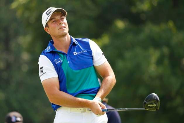 OLYMPIA FIELDS, IL - AUGUST 18: PGA, Golf Herren golfer Viktor Hovland hits his tee shot on the 7th hole during the second round of the BMW Championship Fed Ex Cup Playoffs on August 18th, 2023, at Olympia Fields Country Club in Olympia Fields, Illinois. (Photo by Brian Spurlock Icon Sportswire) GOLF: AUG 18 PGA - BMW Championship EDITORIAL USE ONLY Icon230818059