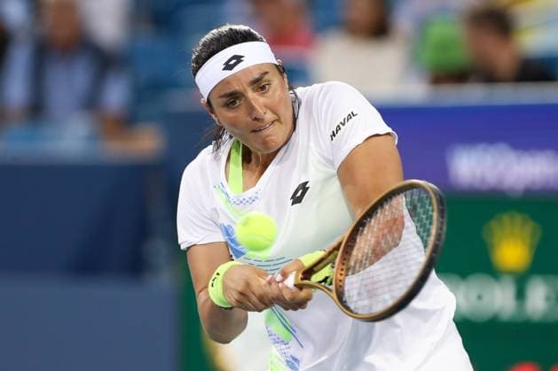 CINCINNATI, OH - AUGUST 18: Ons Jabeur of Tunisia hits a backhand during the quarterfinal round at the Western & Southern Open at Lindner Family Tennis Center on August 18, 2023 in Mason, Ohio. (Photo by Ian Johnson Icon Sportswire) TENNIS: AUG 18 Western & Southern Open EDITORIAL USE ONLY Icon230818112