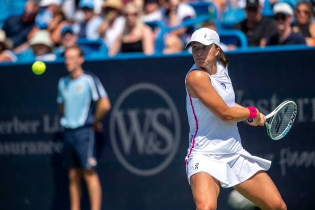 Quarterfinals Matches: Western & Southern Open Iga Swiatek is seen during her quarterfinals match against Marketa Vondrousova at the Western & Southern Open at the Lindner Family Tennis Center on Friday, August 18, 2023 in Cincinnati, Ohio. Swiatek defeated Vondrousova 7-6, 6-1. Cincinnati, OH Ohio United States  Copyright: xJasonxWhitmanx originalFilename:whitman-quarterf230818_npK1z.jpg