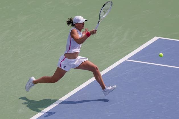 August 19, 2023, Mason, Ohio, USA: Iga Swiatek (POL) hits a forehand shot during SaturdayÃ¢â‚¬â ¢s round of the Western and Southern Open at the Lindner Family Tennis Center, Mason, Oh. Mason USA - ZUMAs304 20230819_zaf_s304_027 Copyright: xScottxStuartx