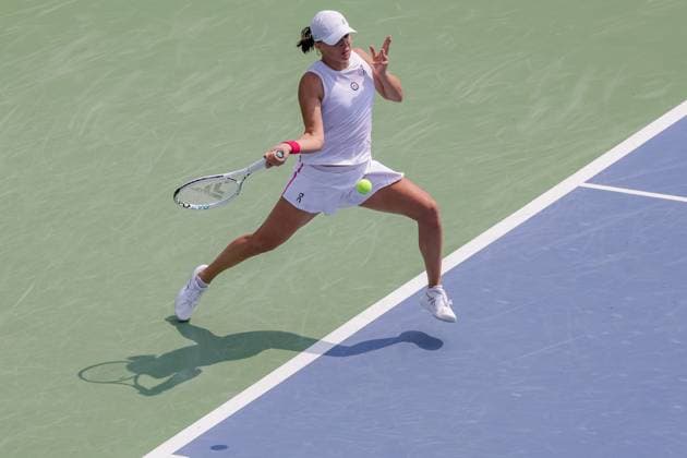 August 19, 2023, Mason, Ohio, USA: Iga Swiatek (POL) hits a forehand shot during SaturdayÃ¢â‚¬â ¢s round of the Western and Southern Open at the Lindner Family Tennis Center, Mason, Oh. Mason USA - ZUMAs304 20230819_zaf_s304_050 Copyright: xScottxStuartx
