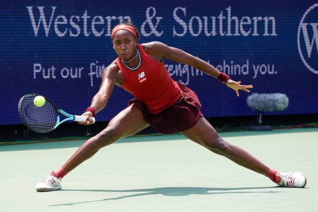 CINCINNATI, OH - AUGUST 19: Coco Gauff of the United States hits a forehand during the semifinal round at the Western & Southern Open at Lindner Family Tennis Center on August 19, 2023 in Mason, Ohio. (Photo by Ian Johnson Icon Sportswire) TENNIS: AUG 19 Western & Southern Open EDITORIAL USE ONLY Icon230819029