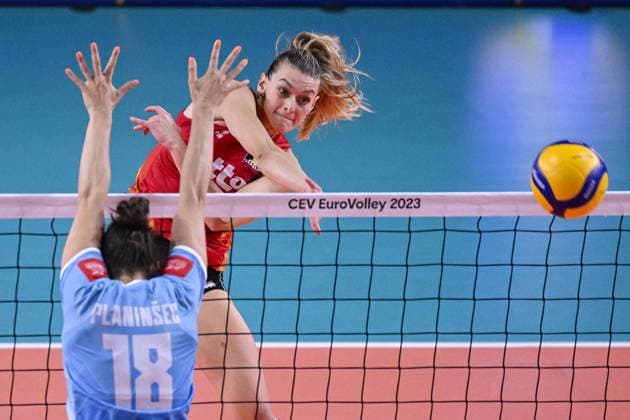 Bilder des Jahres 2023, Sport 08 August Sport Themen der Woche KW33 Sport Bilder des Tages Belgium s Britt Herbots pictured in action during a volleyball game between Slovenia and the Belgian national women volleyball team Yellow Tigers in the group stage of the 2023 European Women s Championships, Saturday 19 August 2023 in Gent. The 2023 European Women s Championships take place from August 15 to September 3. LAURIExDIEFFEMBACQ  x72262913x