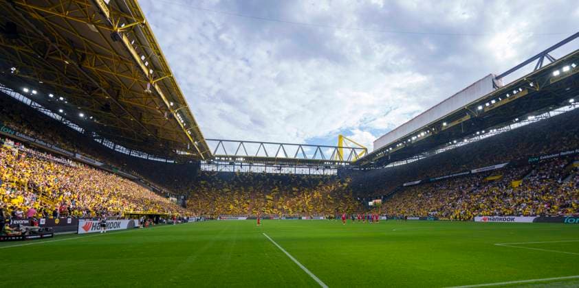 Soccer 1 Bundesliga, season 2023 2024, 1 matchday, Borussia Dortmund 1 FC Köln on 19 08 2023 at Signal Iduna Park in Dortmund Südtribüne Suedtribuene, Fans, Scarves, Scarf, Flags, Backer, Feature, General, DFL REGULATES PROHIBIT ANY USE OF PHOTOGRAPHS AS IMAGE SEQUENCES AND OR QUASI VIDEO Copyright: xNeundorf Kirchner-Mediax