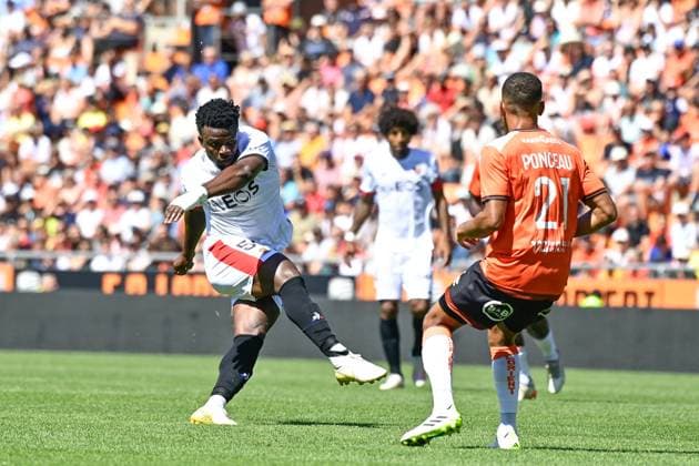 Youssuf NDAYISHIMIYE ( 55 - Nice ) - Julien PONCEAU ( 21 - FC Lorient ) - FOOTBALL : Lorient vs Nice - Ligue 1 - 20 08 2023 FedericoPestellini Panoramic 