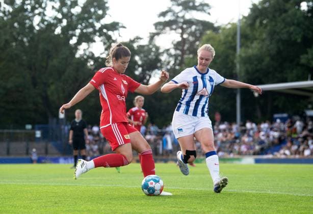 Football, Women, Season 2023 2024, Regionalliga Nordost 1 Matchday , Hertha BSC 1 FC Union Berlin, v l Anouk Blaschka 1 Women, 1 FC Union Berlin , Lena Melina Schulze 1 Women, Hertha BSC , 20 08 2023, Copyright: xSebastianxRäppold MatthiasxKochx