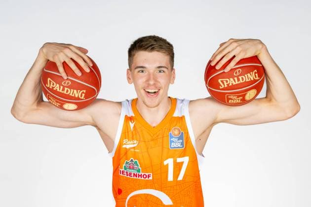 1 Basketball Bundesliga, easyCredit BBL, season 2023 2024, men, teamshooting, shooting, 16 08 2023, RASTA Vechta teamshooting 2023 2024 Johann Grünloh 17 RASTA Vechta