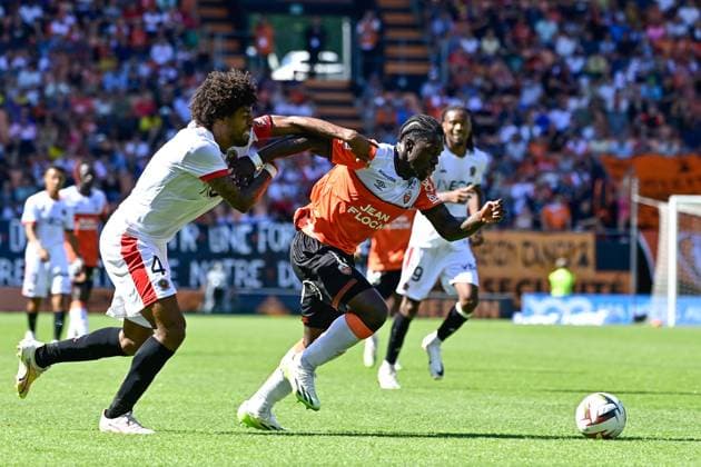 DANTE Costa ( 4 - Nice ) - Jean Victor MAKENGO ( 17 - FC Lorient ) - FOOTBALL : Lorient vs Nice - Ligue 1 - 20 08 2023 FedericoPestellini Panoramic 