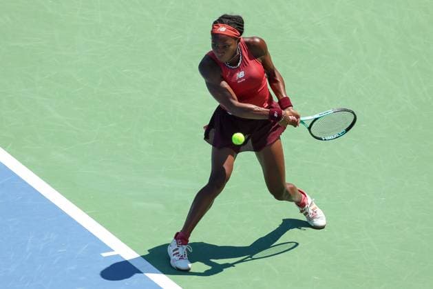CINCINNATI, OH - AUGUST 20: Coco Gauff of the United States hits a backhand during the final round at the Western & Southern Open at Lindner Family Tennis Center on August 20, 2023 in Mason, Ohio. (Photo by Ian Johnson Icon Sportswire) TENNIS: AUG 20 Western & Southern Open EDITORIAL USE ONLY Icon230820005