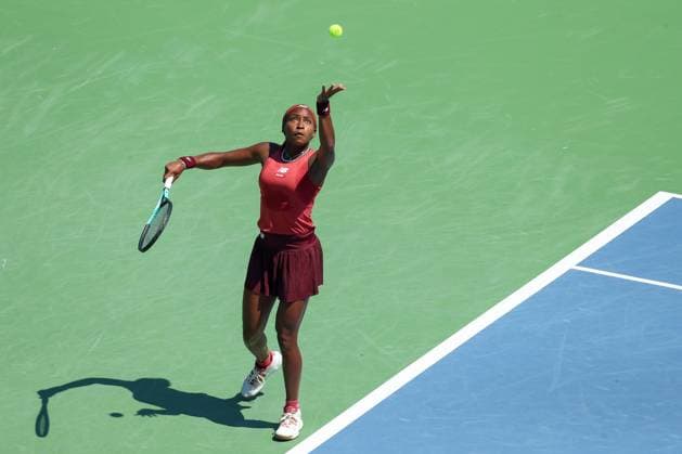 CINCINNATI, OH - AUGUST 20: Coco Gauff of the United States serves during the final round at the Western & Southern Open at Lindner Family Tennis Center on August 20, 2023 in Mason, Ohio. (Photo by Ian Johnson Icon Sportswire) TENNIS: AUG 20 Western & Southern Open EDITORIAL USE ONLY Icon230820007
