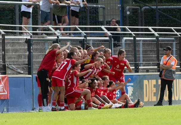 Football, women, season 2023 2024, Regionalliga Nordost 1 matchday , Hertha BSC 1 FC Union Berlin, winning photo Union after the final whistle, 20 08 2023, Copyright: xSebastianxRäppold MatthiasxKochx