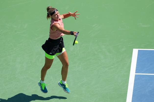 CINCINNATI, OH - AUGUST 20: Karolina Muchova of the Czech Republic hits a forehand during the final round at the Western & Southern Open at Lindner Family Tennis Center on August 20, 2023 in Mason, Ohio. (Photo by Ian Johnson Icon Sportswire) TENNIS: AUG 20 Western & Southern Open EDITORIAL USE ONLY Icon230820016