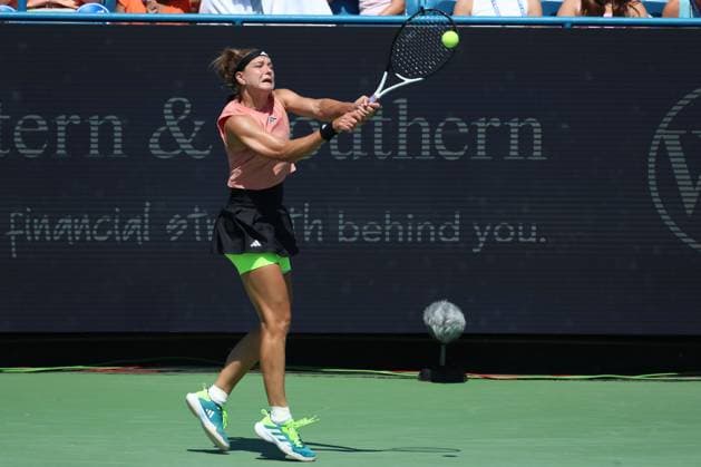 CINCINNATI, OH - AUGUST 20: Karolina Muchova of the Czech Republic hits a backhand during the final round at the Western & Southern Open at Lindner Family Tennis Center on August 20, 2023 in Mason, Ohio. (Photo by Ian Johnson Icon Sportswire) TENNIS: AUG 20 Western & Southern Open EDITORIAL USE ONLY Icon230820019