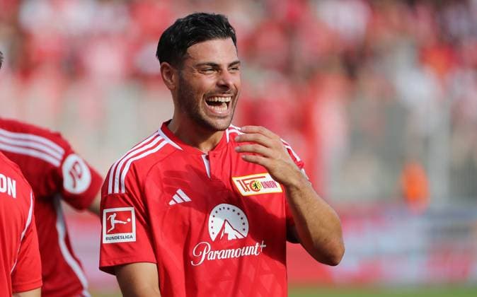 Sport Themen der Woche KW33 Sport Bilder des Tages Kevin Volland lachend Aktion Oberkörper Fußball Fussball Bundesliga Herren DFL 1. Spieltag Saison 2023 2024 20.08.2023 1.FC Union Berlin FCU vs. 1.FSV Mainz 05 DFL regulations prohibit any use of photographs as image sequences and or quasi-video. *** Kevin Volland laughing action upper body sports soccer soccer Bundesliga men DFL 1 matchday season 2023 2024 20 08 2023 1 FC Union Berlin FCU vs 1 FSV Mainz 05 DFL regulations prohibit any use of photographs as image sequences and or quasi video