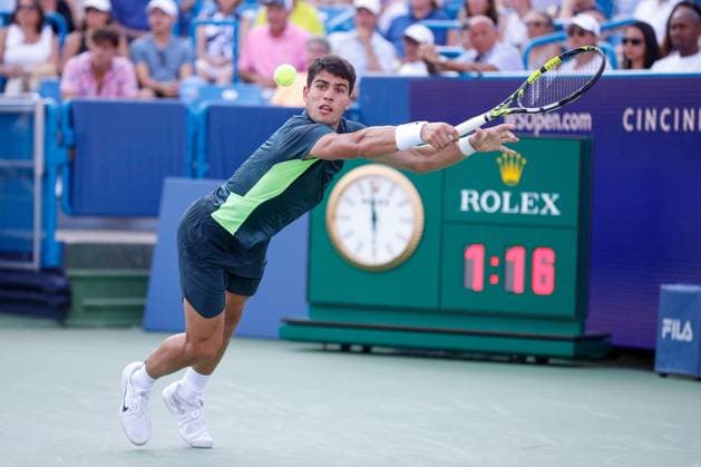 CINCINNATI, OH - AUGUST 20: Carlos Alcaraz of Spain hits a backhand during the final round at the Western & Southern Open at Lindner Family Tennis Center on August 20, 2023 in Mason, Ohio. (Photo by Ian Johnson Icon Sportswire) TENNIS: AUG 20 Western & Southern Open EDITORIAL USE ONLY Icon230820044