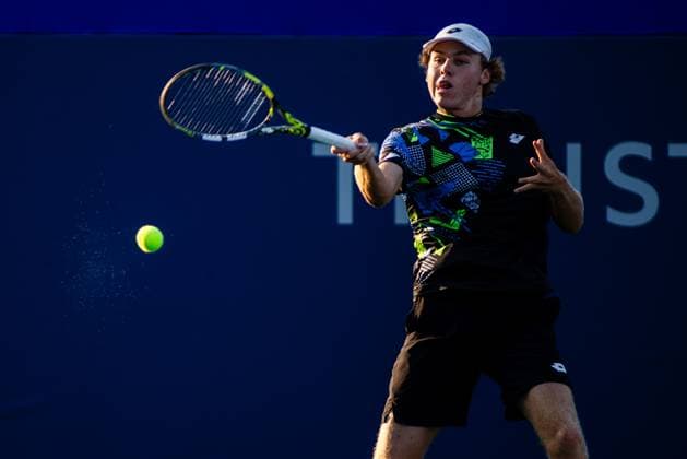 August 20, 2023: Alex Michelsen returns the ball during the first round of the 2023 Winston-Salem Open at Wake Forest Tennis Complex in Wnston-Salem, NC. ( ) Wnston-Salem United States - ZUMAc04_ 20230820_zma_c04_383 Copyright: xScottxKinserx