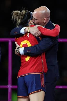 Esther Gonzalez of Spain is kissed by Luis Rubiales President of the Royal Spanish Football Association after winning the FIFA Women s World Cup 2023 Final match between Spain Women and England Women at Stadium Australia, Sydney, Australia on 20 August 2023. Copyright: xPeterxDovganx 38130171